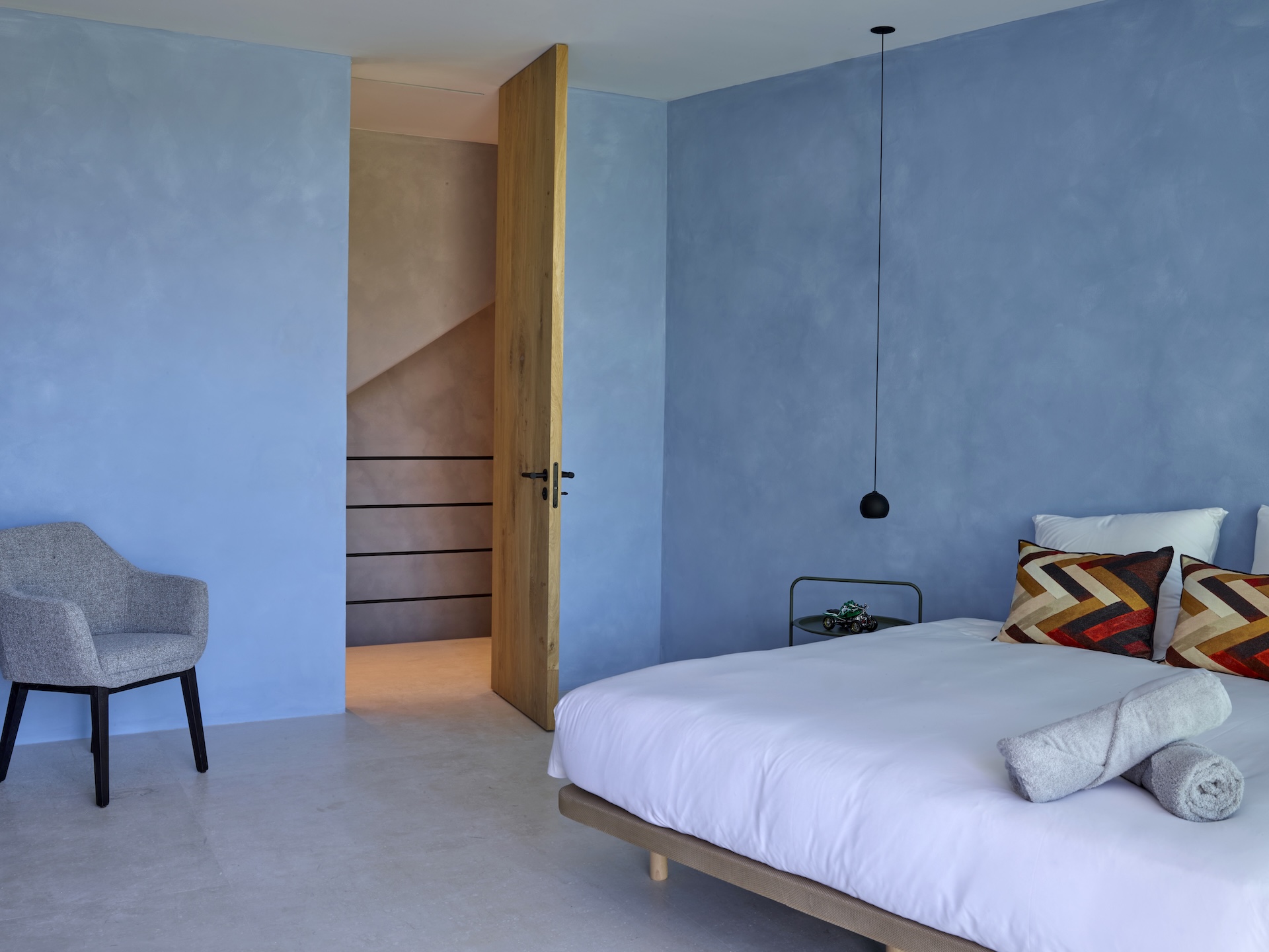 Resa Estates Ibiza koop sale Cala Moli villa seaviews modern bedroom door.jpg
